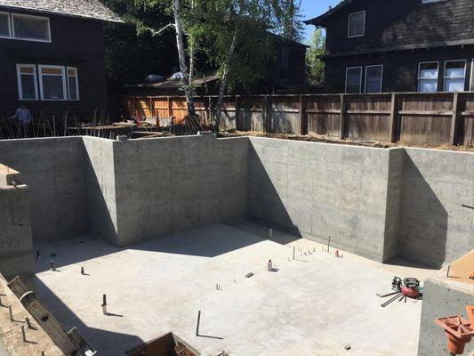 Benitez Concrete Construction Company / Concrete Contractors - San Jose CA