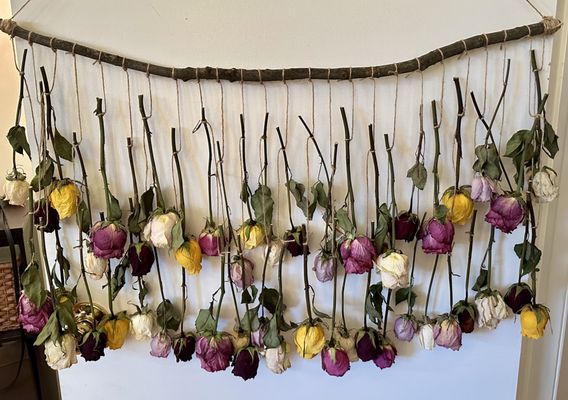 Hanging Dried Rose Wall Decor