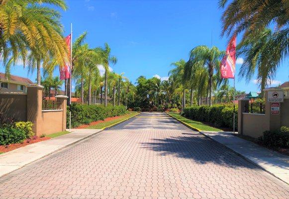 Royal Coast Apartments in Palmetto Bay, FL offering one and two bedroom apartments for rent in Palmetto Bay.