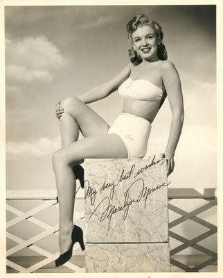 Marilyn Monroe signed photo