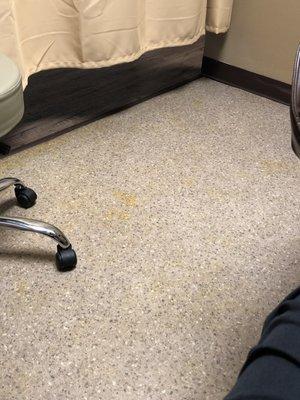 Nasty yellow on the floors looks like dog piss  my apt was at 830 am still waiting to be seen right now at 11:30 ‍