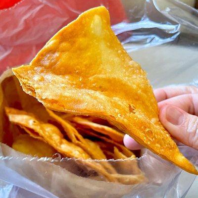 Mochi Aulelei teamed up with Kawamata Farms and make these flaky chips