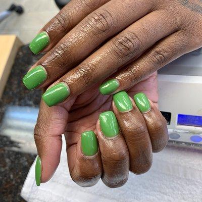 Are you ready for green nails?