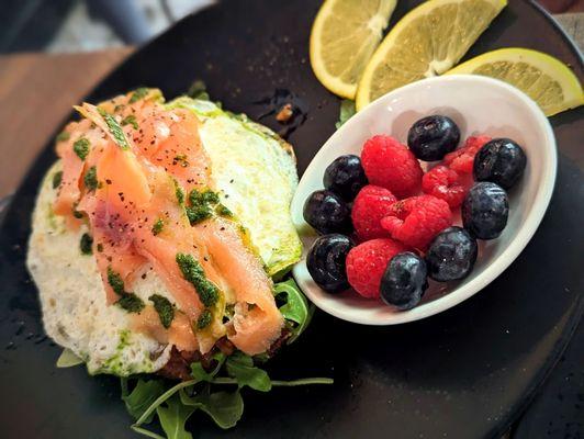 Salmon sandwich with basil paste.