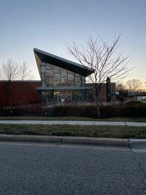 Laurel Public Library