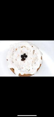 Miss Alice
 Classic Iced Oatmeal Raisin Cookie
 Warm icing