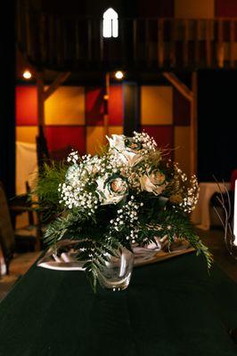 bridal bouquet white roses with green tips