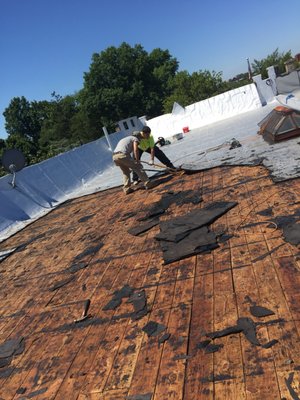 Best Roofing Contractor in Brooklyn,NY. Best Roofer Brooklyn,NY. Residential Roof Removal 11215-11217-11238-11231-1­1201 Romanroofingnyc.com