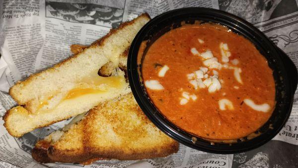 Grilled cheese tomato soup