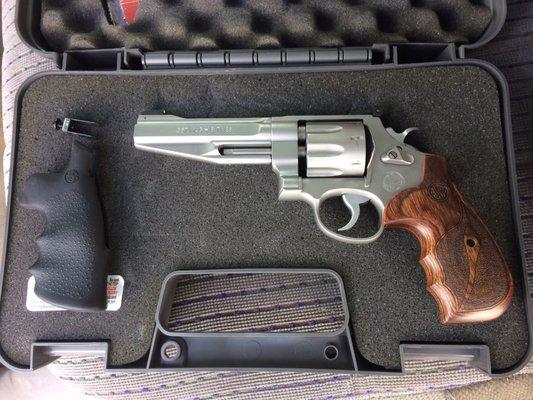 They are able to special order guns they don't have in stock like this S&W 627.