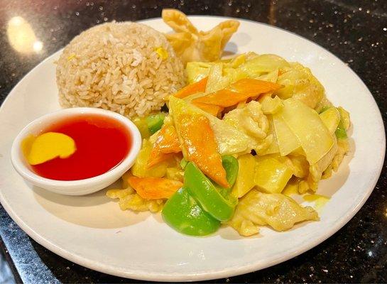 Coconut Curry Chicken lunch with fried rice & Cream Cheese Wonton.