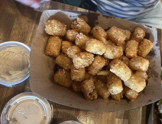 delicious and crunchy tater tots