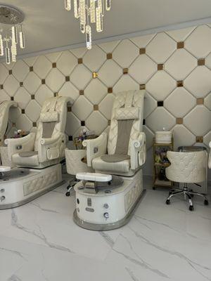 Pedicure area, they line the tubs so they are clean