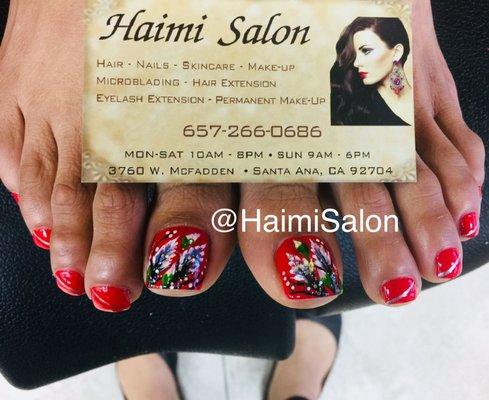 Pedicure done by Emily here @Haimi Salon! It looks beautiful with that design! MIRA ¡Pedicura hecha por Emily aquí en Haimi Salon! ¡Hermoso!