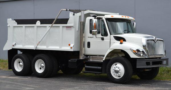 International 7900 Dump Truck  Tandem axles 55k mile 1 Owner city owned truck since new !