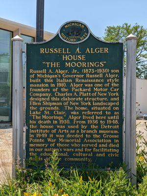 Grosse Pointe War Memorial Historical Marker