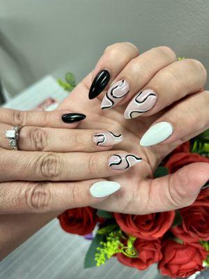 Black & White nails for family pictures