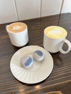 Dirty chai latter, golden milk latte, earl grey macarons. Wonderful!!!