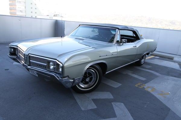 1968 Buick Lesabre
  Engine Size: V8
  Horsepower: 350 HP
  
  Rates and Reservations 
  http://www.simplyrac.com/1968-buick-lesabre-w