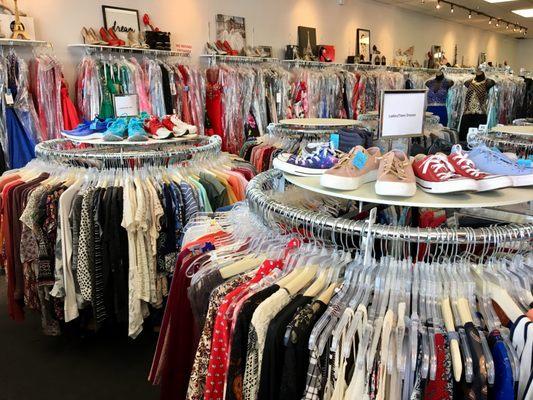 From everyday wear to brand new Formal gowns...it's all here. Three locations in Knox and Alcoa.