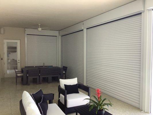 The most compact rolling shutter and the only shutter screen combo.