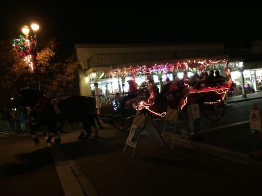 Complimentary horse drawn carriage gives patrons a free tour of the historic town