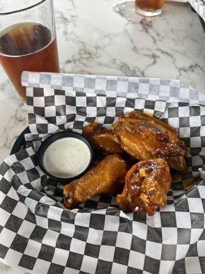 Mango Habanero wings with a yuengling draft