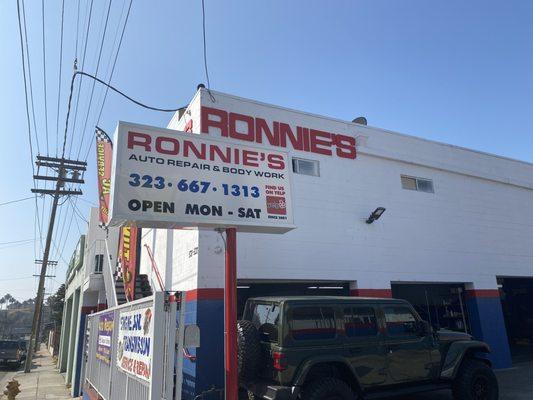 Ronnie's Auto Service