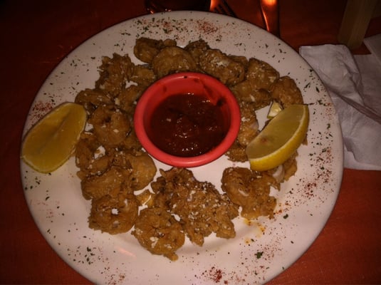 Fried calamari is very good with a crunchy coating and nice seasonings!