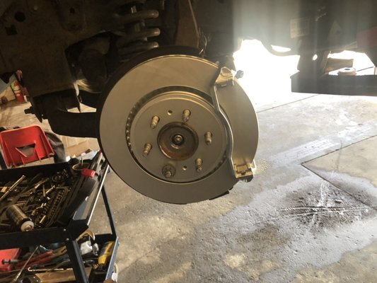 Premium quality brakes replacement