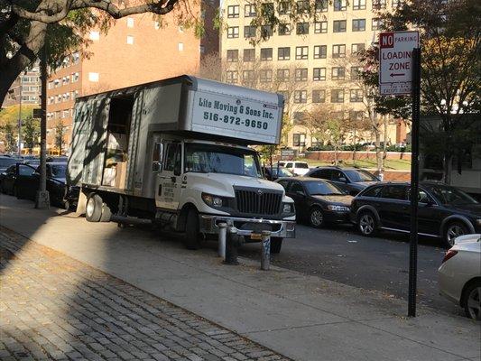 Manhattan moving, just another day in our adverse moving services.