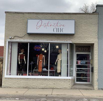 Women's Boutique Clothing Store with a Licensed Nail Tech on Duty.