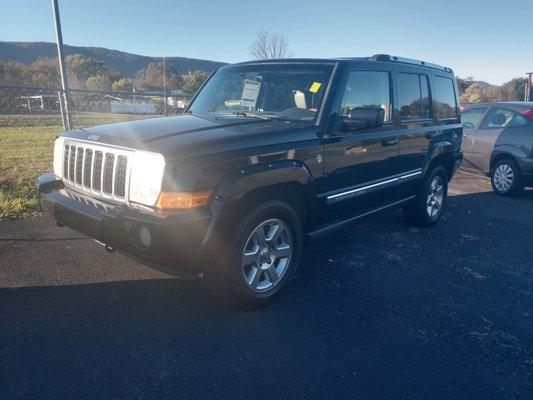 JEEP COMMANDER OVERLAND 4X4