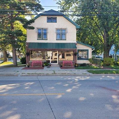 Shop exterior at 1124 N Mason St.