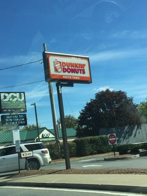 Marlborough Dunkin Donuts -- 269 East Main Street / Route 20, Marlborough             Sign