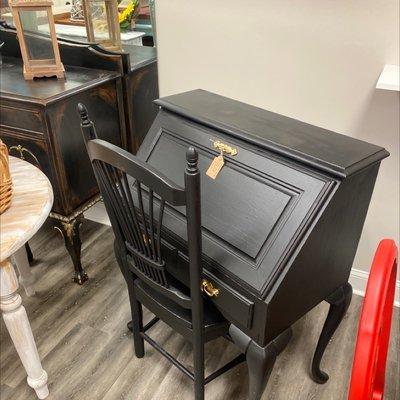 2 piece black bean soup desk and chair