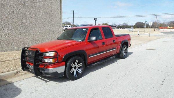 07 Silverado after market everything. 20" rims, grille guard, rhino bed liner, after market panasonic stereo system