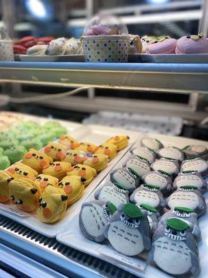 Totoro macarons