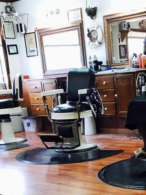 An old-fashion manly man barber shop.