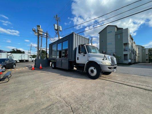 Cool food truck!! Looks can be deceiving!