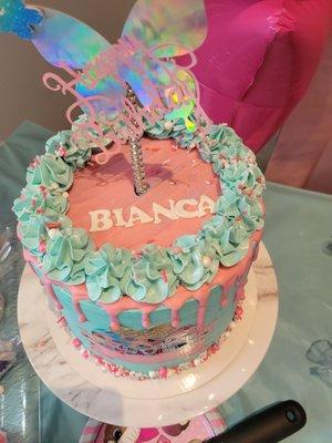 Vikingos Bakery is the best they made my daughter's birthday so special !!!! Definitely my go to bakery going forward