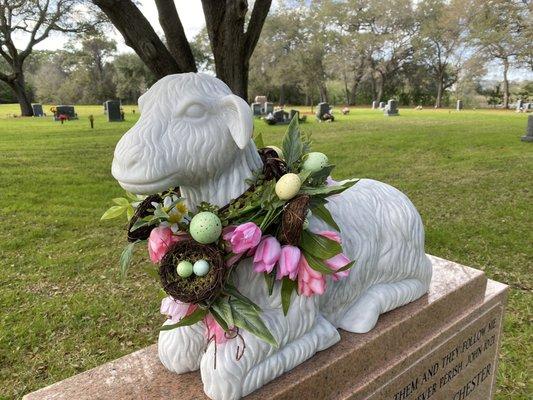 Cemetery monument