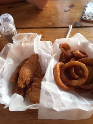 Chicken fingers w/ onion rings