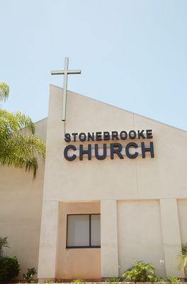 Front view of Stonebrooke Church