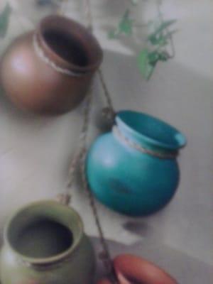 Dangling mini pots