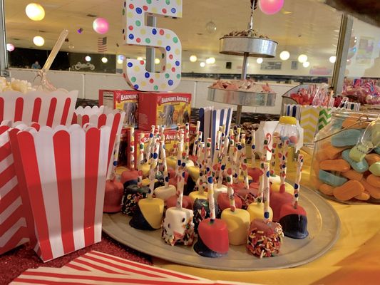 Popcorn and sweets bar