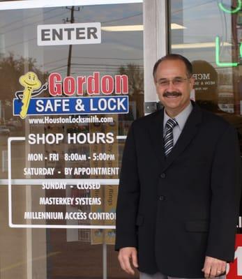 Gordon Safe & Lock