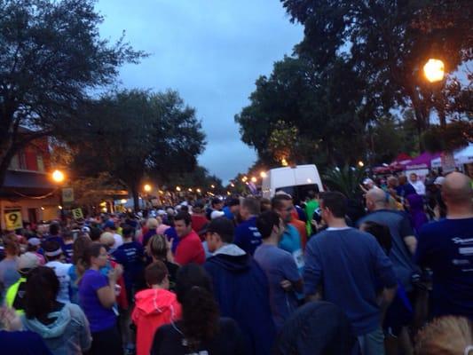 Everyone lined up and ready to brave the rain!