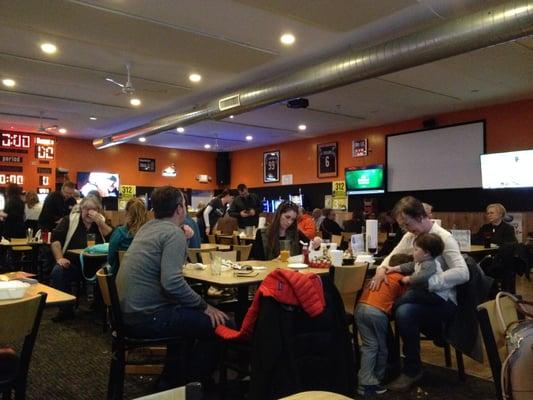 General shot of the dining area