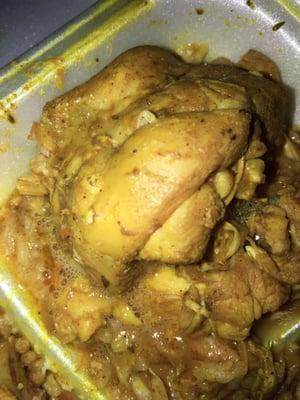 This curry chicken is spoil rotten and stink smell like old soup & it don't even look like curry gravy it just look like old dirty water!